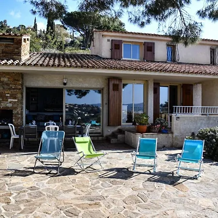 Family With Sea View Classified 3 - 8 People וילה לה לבאנדו