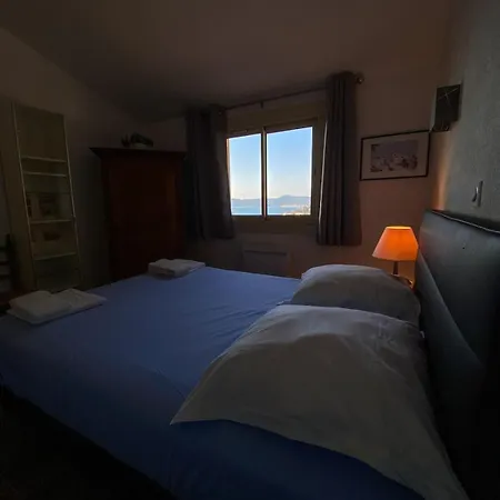 Family With Sea View Classified 3 - 8 People Villa