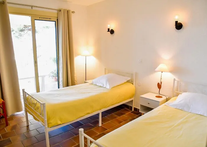 Family With Sea View Classified 3 - 8 People