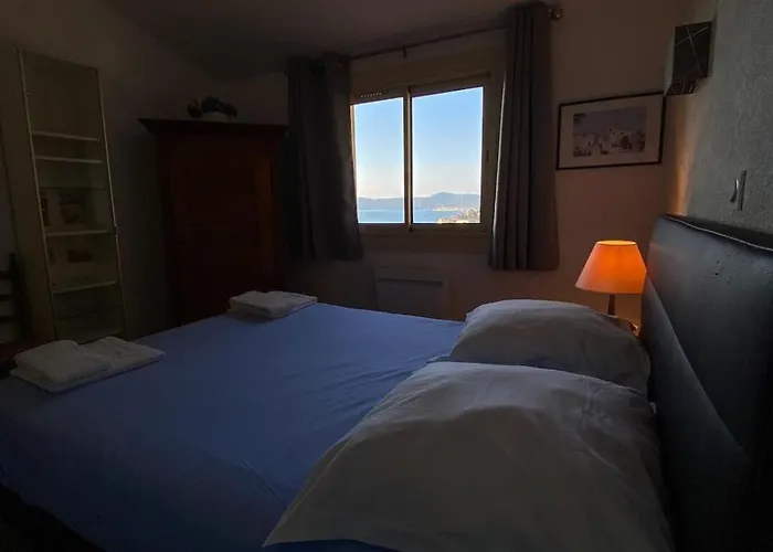 Family With Sea View Classified 3 - 8 People Villa