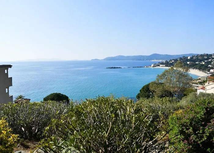 Family With Sea View Classified 3 - 8 People Villa